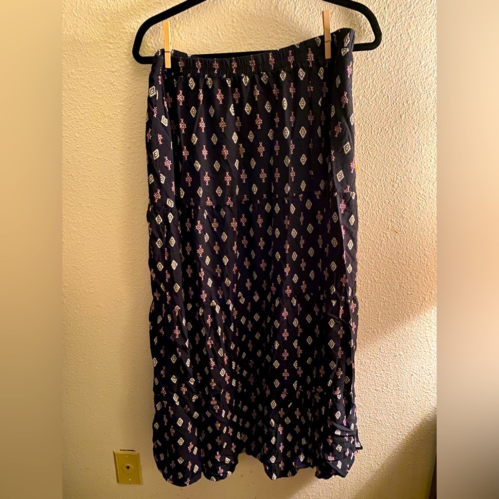 Lot of 2 Old Navy Large maxi skirts floral black blue comfy modest